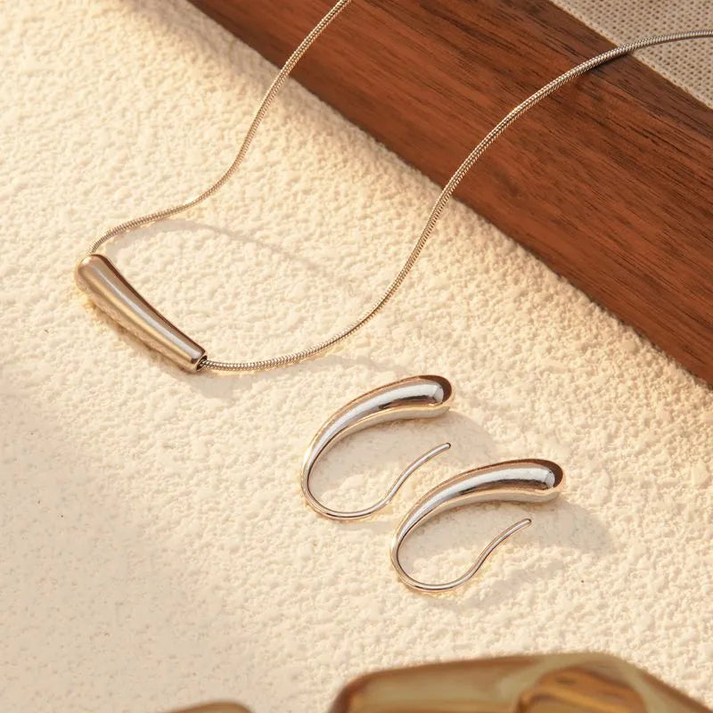 Dania Set (Necklace/Earrings)